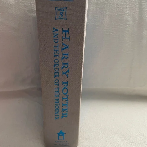 Scholastic Harry Potter Book Collection - Used 2 - 5 ( 5 has no cover ) - Picture 13 of 15